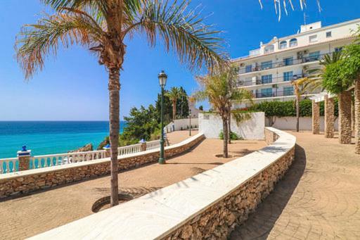 Capistrano Village B, 1 Bedroom + Free Wi-Fi Nerja Kültér fotó