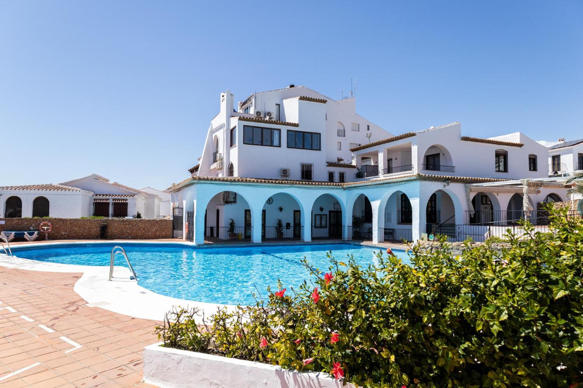 Capistrano Village B, 1 Bedroom + Free Wi-Fi Nerja Kültér fotó