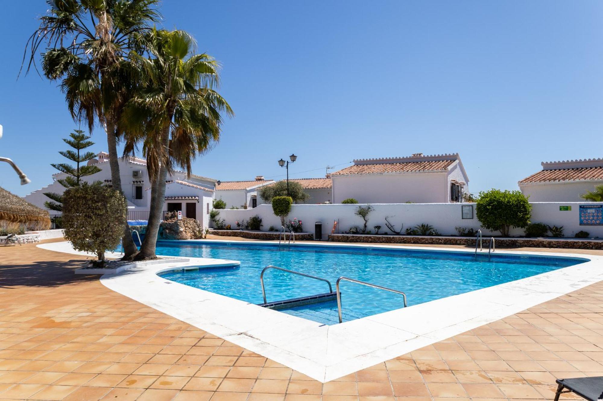 Capistrano Village B, 1 Bedroom + Free Wi-Fi Nerja Kültér fotó