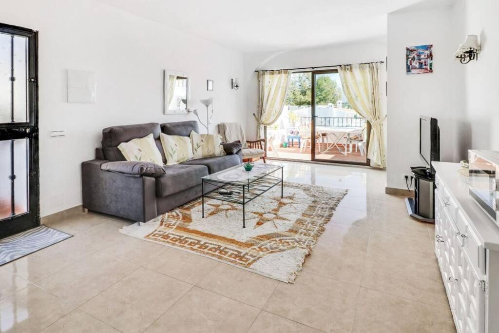 Capistrano Village B, 1 Bedroom + Free Wi-Fi Nerja Kültér fotó